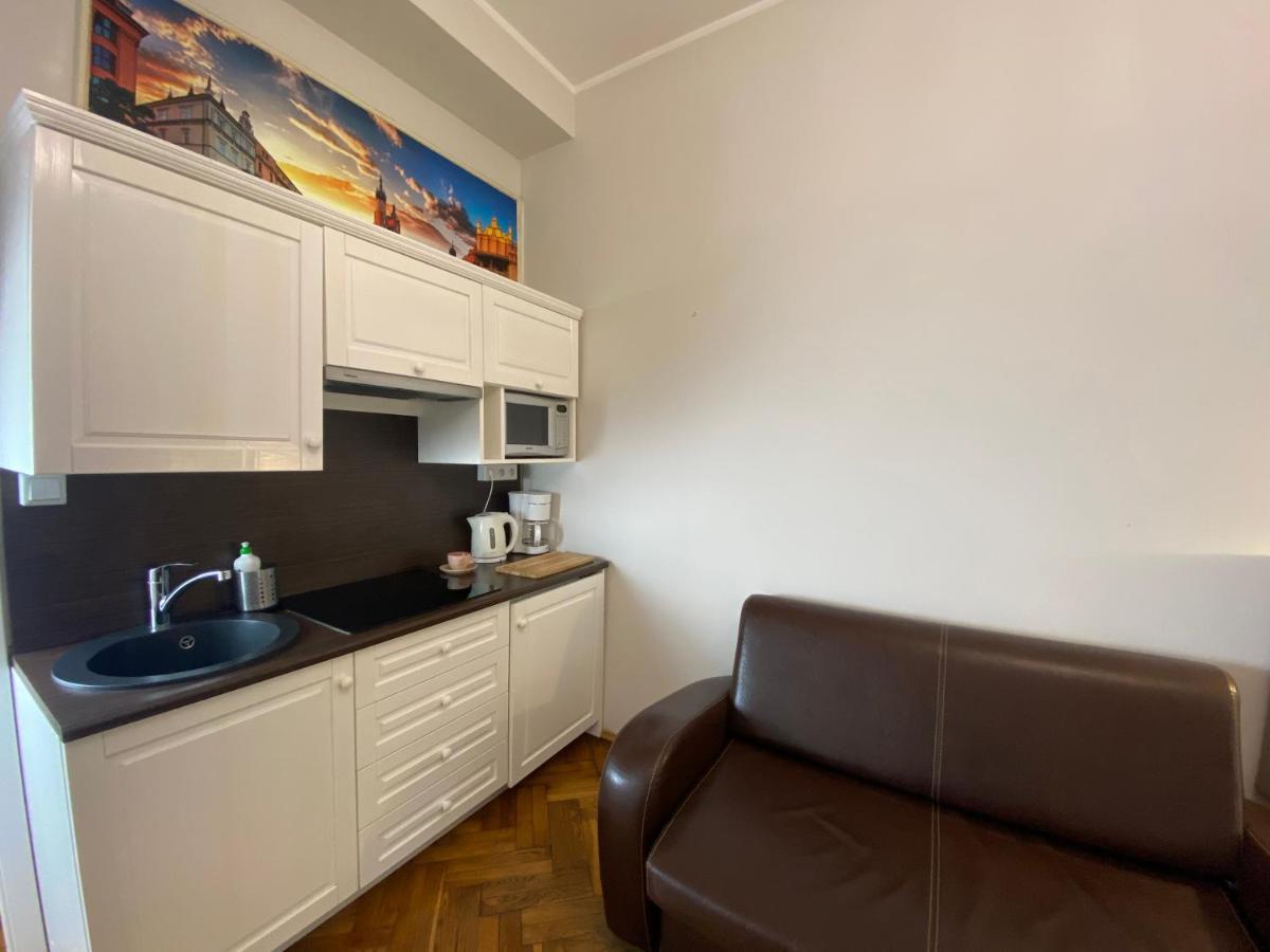 P&J Apartamenty Sw. Krzyza Krakkó Kültér fotó